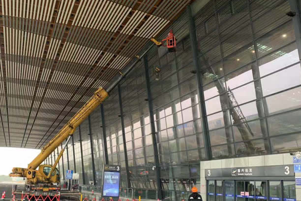 潜江经济开发区玻璃幕墙维护和保养